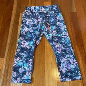 Lululemon Women’s Capri Leggings, Size 8